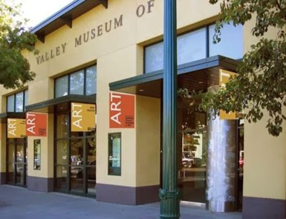 Sonoma Community Center • Sonoma Plaza Visitor's Guide
